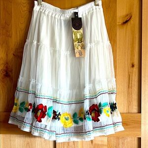Double D Ranchwear Embroidered Floral White mini Skirt size XS